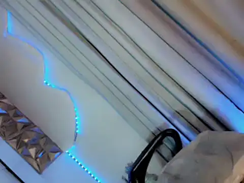 yourbomb shellxx online show from 04-25-26, 01:41