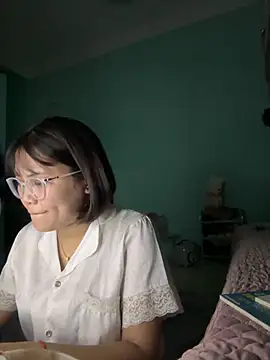 polly chan online show from 12-05-25, 07:06