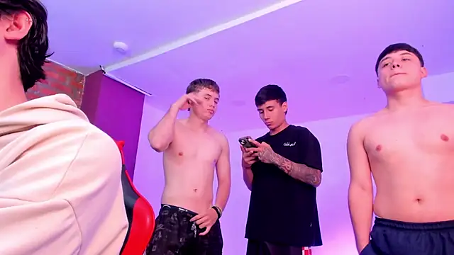 HotThreesoome online show from 04-07-26, 02:50