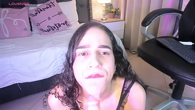 Snapshot of ariana__rosse chatting on 05-15-26, 03:24 ariana rosse online show from 05-15-26, 03:24