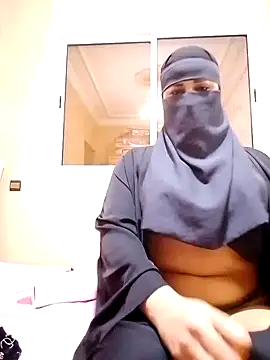 Snapshot of -Batta- chatting on 12-04-25, 07:11 -Batta- online show from 12-04-25, 07:11