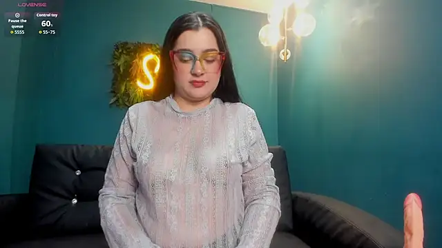 Snapshot of ZiaCooper_ chatting on 12-16-25, 12:10 ZiaCooper online show from 12-16-25, 12:10