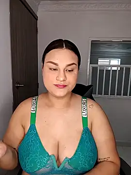 Snapshot of Valeriaa_21 chatting on 04-06-26, 08:21 Valeriaa 21 online show from 04-06-26, 08:21