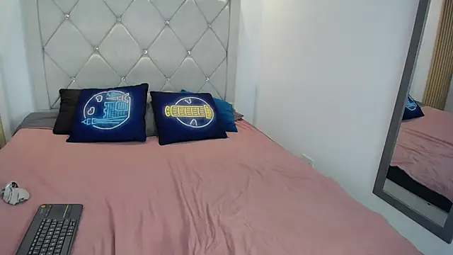 Kat Cute online show from 04-25-26, 03:31