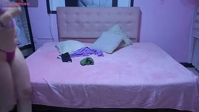 Sara valderrama  online show from 06-10-26, 12:04