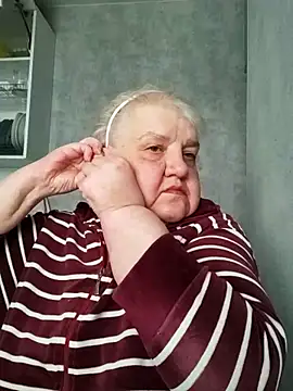 HapinessLovee online show from 04-11-26, 08:18