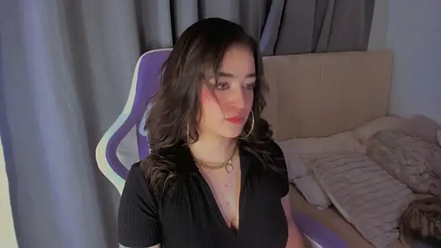 Snapshot of Qa_desh99 chatting on 12-17-25, 06:36 Qa desh99 online show from 12-17-25, 06:36