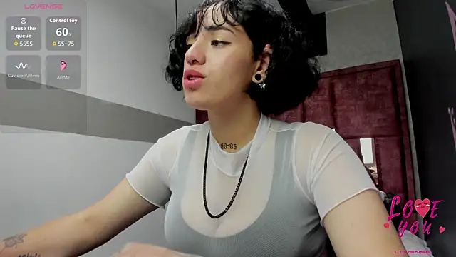 Kiara Fox   online show from 04-19-26, 08:46