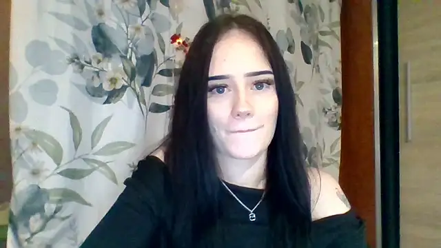 Snapshot of NinaTease chatting on 12-16-25, 12:15 NinaTease online show from 12-16-25, 12:15