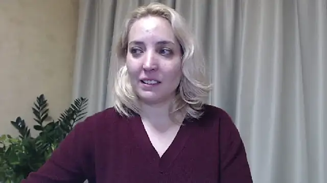 Snapshot of sweetpussy chatting on 01-19-25, 09:02 sweetpussy online show from 01-19-25, 09:02