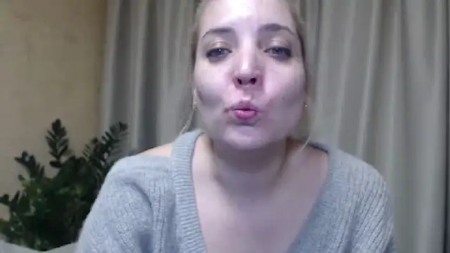 Snapshot of sweetpussy chatting on 02-16-25, 04:32 sweetpussy online show from 02-16-25, 04:32