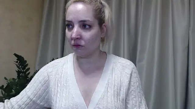 Snapshot of sweetpussy chatting on 02-21-25, 08:40 sweetpussy online show from 02-21-25, 08:40