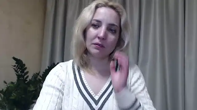 Snapshot of sweetpussy chatting on 03-02-25, 07:45 sweetpussy online show from 03-02-25, 07:45