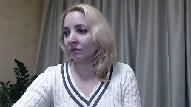 Snapshot of sweetpussy chatting on 03-18-25, 02:26 sweetpussy online show from 03-18-25, 02:26