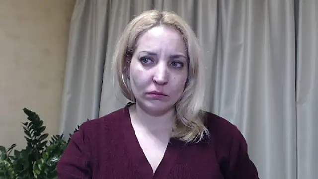 Snapshot of sweetpussy chatting on 03-21-25, 06:18 sweetpussy online show from 03-21-25, 06:18