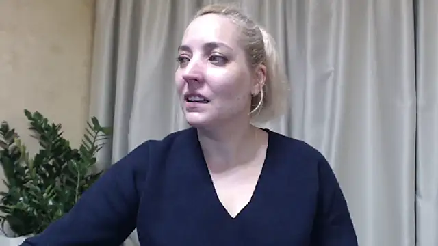 Snapshot of sweetpussy chatting on 11-09-25, 09:24 sweetpussy online show from 11-09-25, 09:24