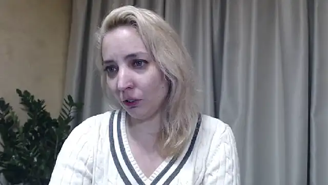 Snapshot of sweetpussy chatting on 11-14-25, 05:33 sweetpussy online show from 11-14-25, 05:33