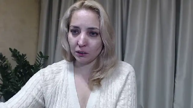 Snapshot of sweetpussy chatting on 11-19-25, 05:13 sweetpussy online show from 11-19-25, 05:13