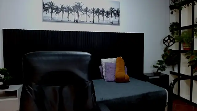 Snapshot of jeremy_job chatting on 01-15-26, 11:37 jeremy job online show from 01-15-26, 11:37