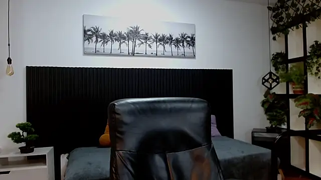 Snapshot of jeremy_job chatting on 01-18-26, 11:25 jeremy job online show from 01-18-26, 11:25