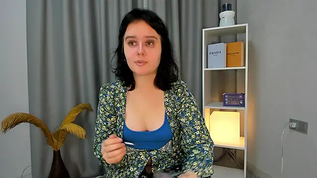 TracyLilith online show from 12-14-25, 01:49