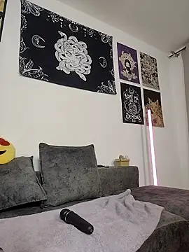 little  ammy online show from 04-21-26, 01:42