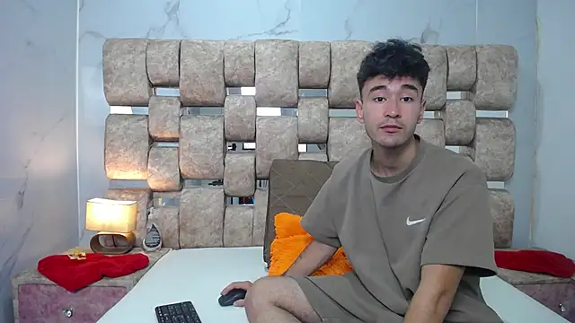 KathyAiden online show from 04-28-26, 04:01