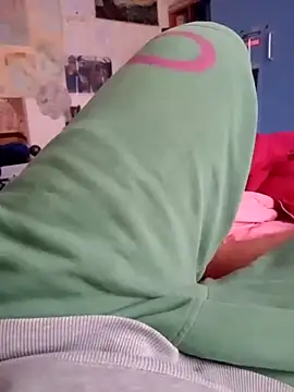 Snapshot of barbone15 chatting on 02-28-26, 10:27 barbone15 online show from 02-28-26, 10:27