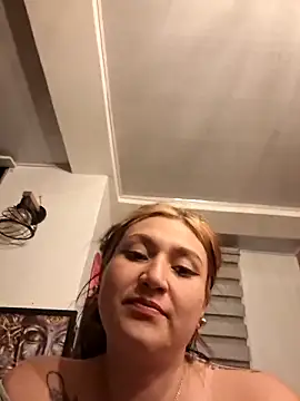 Magenta Moon online show from 01-17-26, 01:54