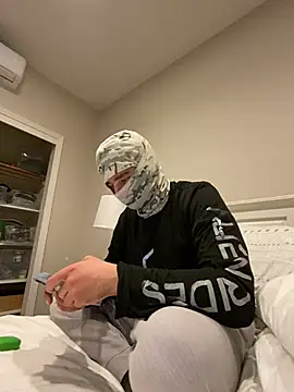 phantom898983 online show from 04-05-26, 07:38