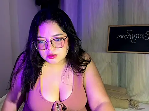 Snapshot of Tina_Blue chatting on 12-16-25, 04:50 Tina Blue online show from 12-16-25, 04:50