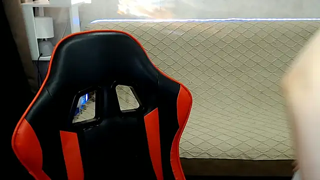 MiaBun1 online show from 01-13-26, 03:23