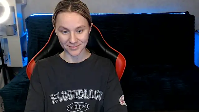 MiaBun1 online show from 04-26-26, 02:04