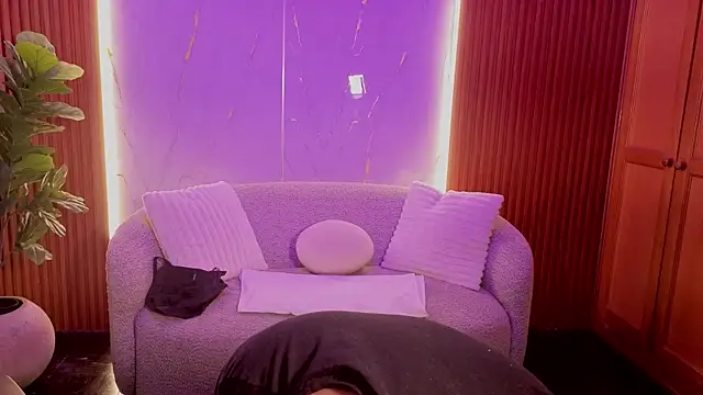 Snapshot of penelopeevg chatting on 12-15-25, 07:29 penelopeevg online show from 12-15-25, 07:29