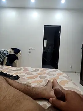 Snapshot of johny044 chatting on 03-08-26, 10:24 johny044 online show from 03-08-26, 10:24