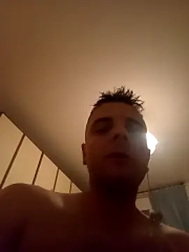 Snapshot of HootedSnow chatting on 05-15-26, 01:34 HootedSnow online show from 05-15-26, 01:34