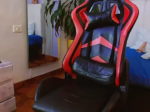 Snapshot of mia_collin_ chatting on 12-16-25, 09:25 mia collin online show from 12-16-25, 09:25