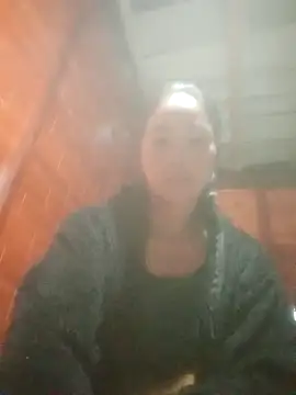 Snapshot of Amiluli chatting on 12-13-25, 09:20 Amiluli online show from 12-13-25, 09:20