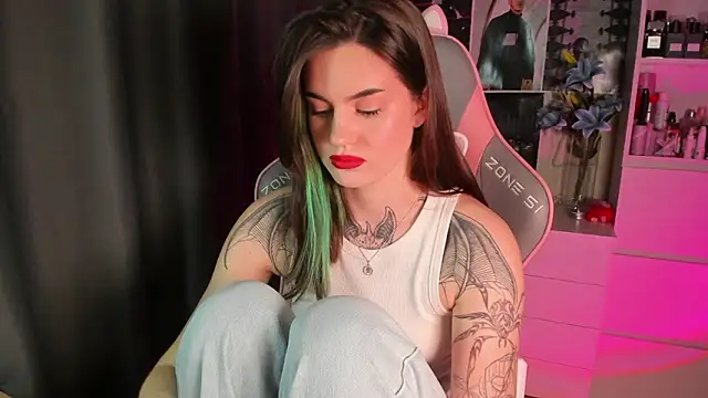 NikkieKitty online show from 03-19-26, 01:48