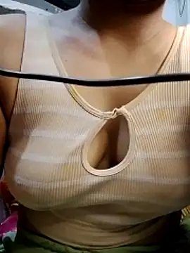 Snapshot of sonu_gold chatting on 06-18-26, 04:35 sonu gold online show from 06-18-26, 04:35
