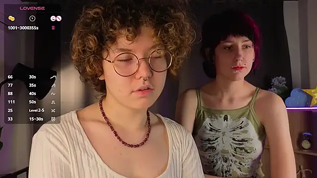 YaniraHalliburton online show from 12-16-25, 06:13