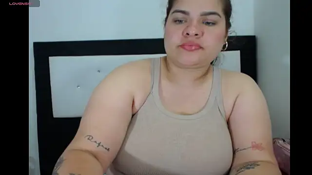 Snapshot of NinaFuentes2X chatting on 06-08-26, 11:38 NinaFuentes2X online show from 06-08-26, 11:38