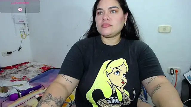 Snapshot of NinaFuentes2X chatting on 07-27-26, 01:45 NinaFuentes2X online show from 07-27-26, 01:45