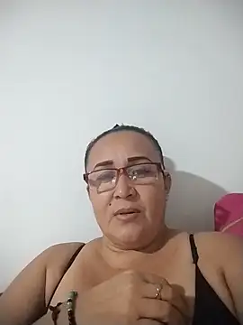 Nini Love  online show from 04-22-26, 05:32