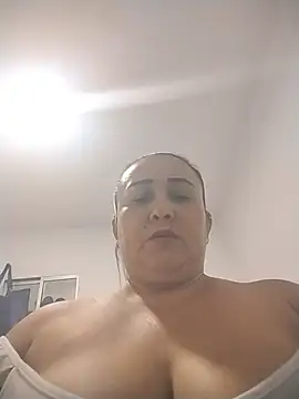 Nini Love  online show from 07-24-26, 02:20