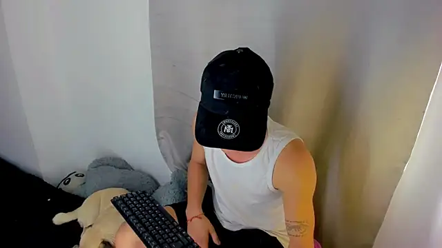 Snapshot of angel_boy_sex chatting on 12-16-25, 03:17 angel boy sex online show from 12-16-25, 03:17