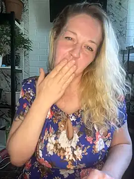 JenniferCarmen online show from 06-18-26, 09:14