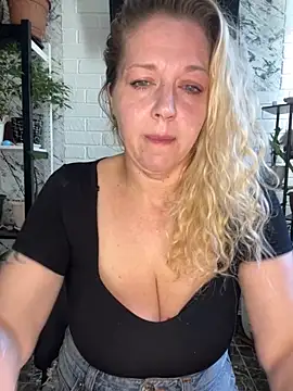 JenniferCarmen online show from 06-20-26, 02:03
