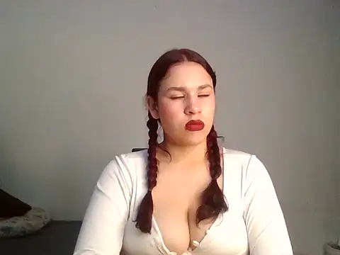 Mia 352 online show from 04-12-26, 07:57