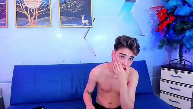 Alex jeins at online show from 12-21-25, 01:51